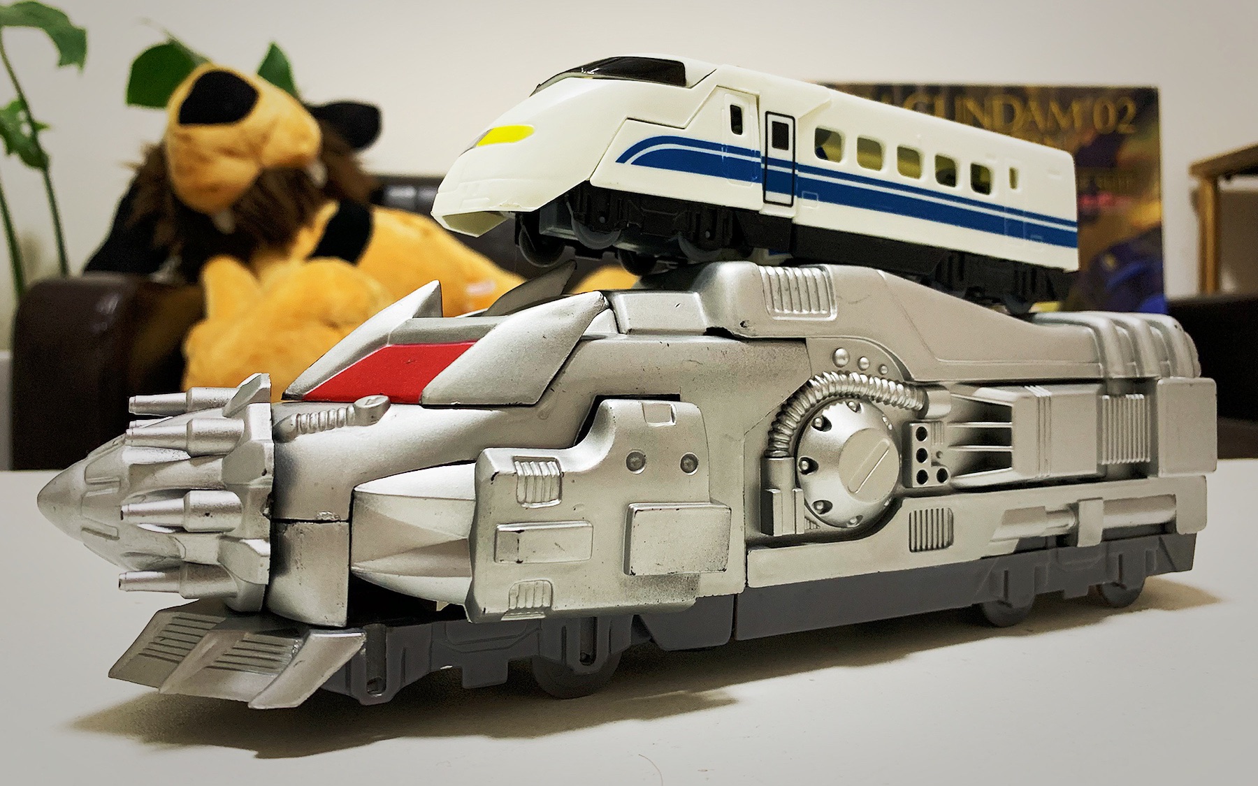 稀有巨大化版本"银色魔头号"!童年时的铁胆火车侠还记得吗?