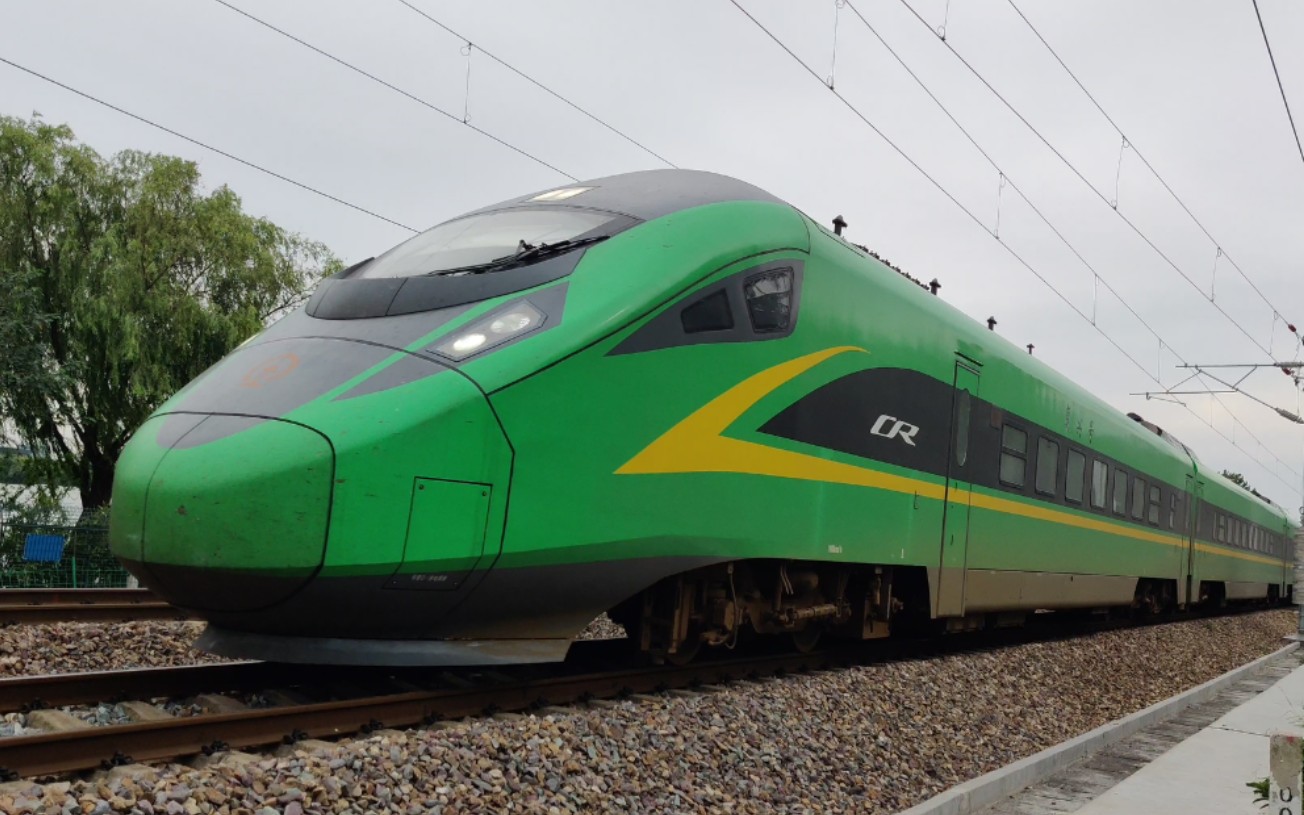 【铁路随拍】沪昆线的cr200j假动车 d5412(杭州～上海南)晚点抵达嘉兴