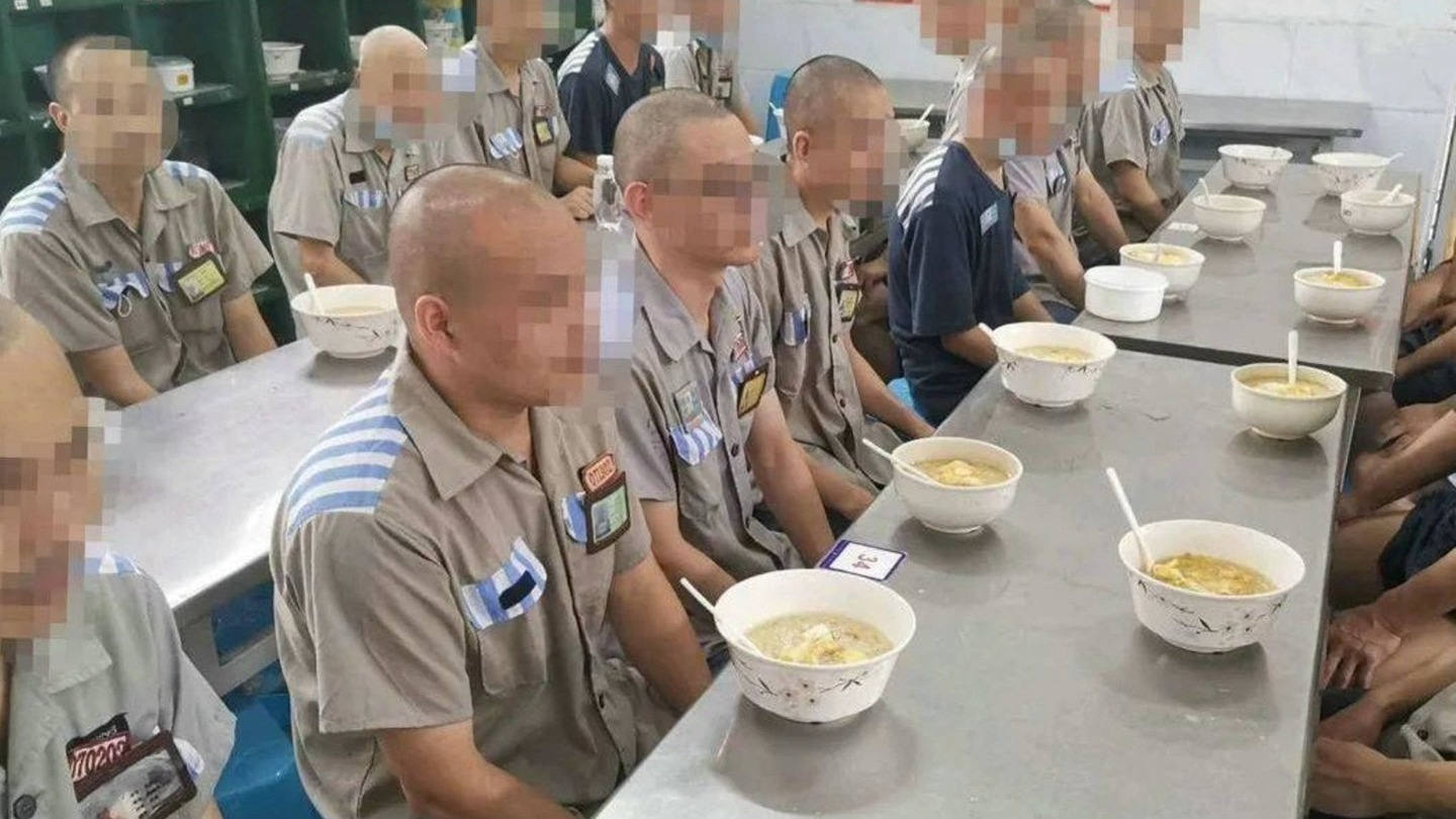 当服刑人员进了监狱,作为家属能做些什么?