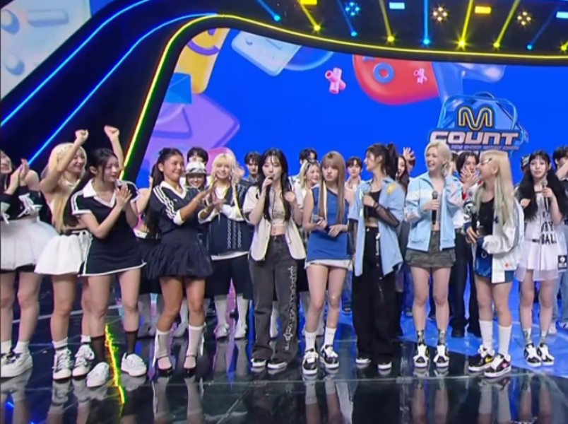 景丽,Oh My Girl,NMIXX 60帧舞台+1位合集 MCD 240829哔哩哔哩bilibili