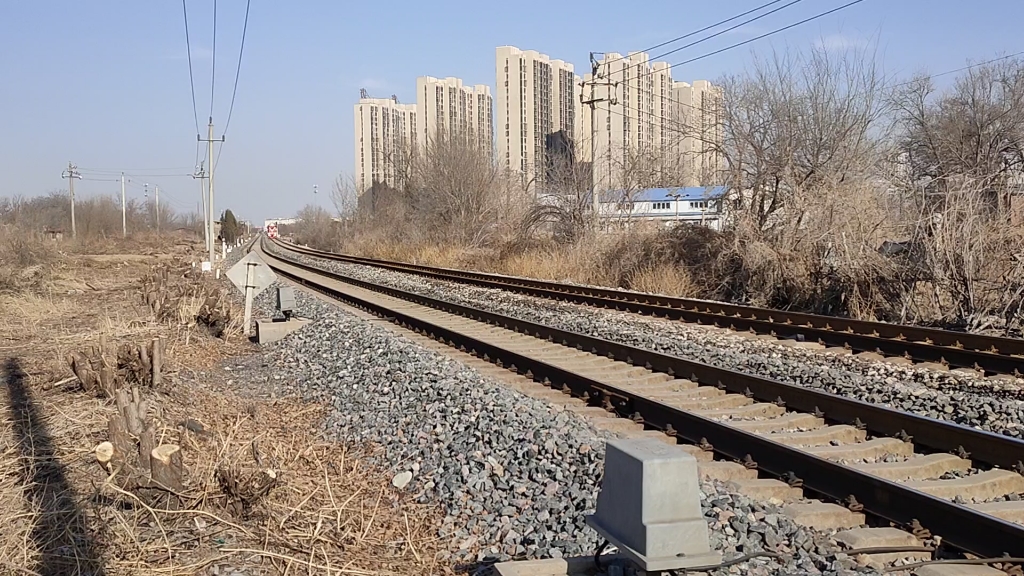 df76054单机通过七滦线跨陡河桥