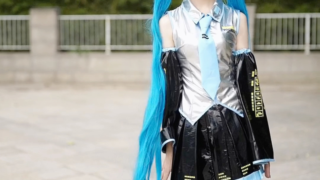 【初音未来cos】漫展cos初音未来Miku哔哩哔哩bilibili