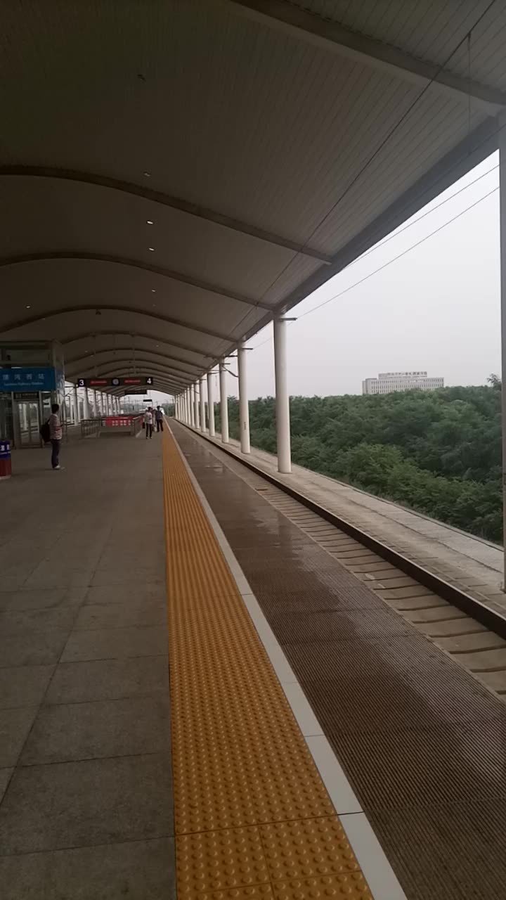 近距离实拍高铁动车组crh380a进站,非常霸气!