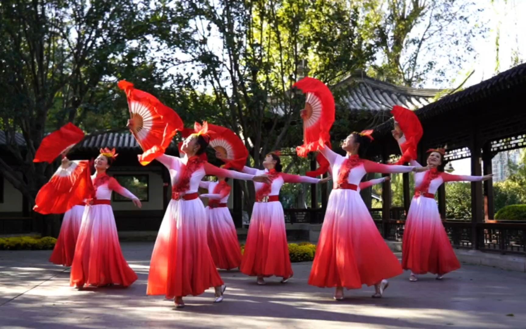 媛媛广场舞《江山》完整版,动作整齐好看,歌悠扬