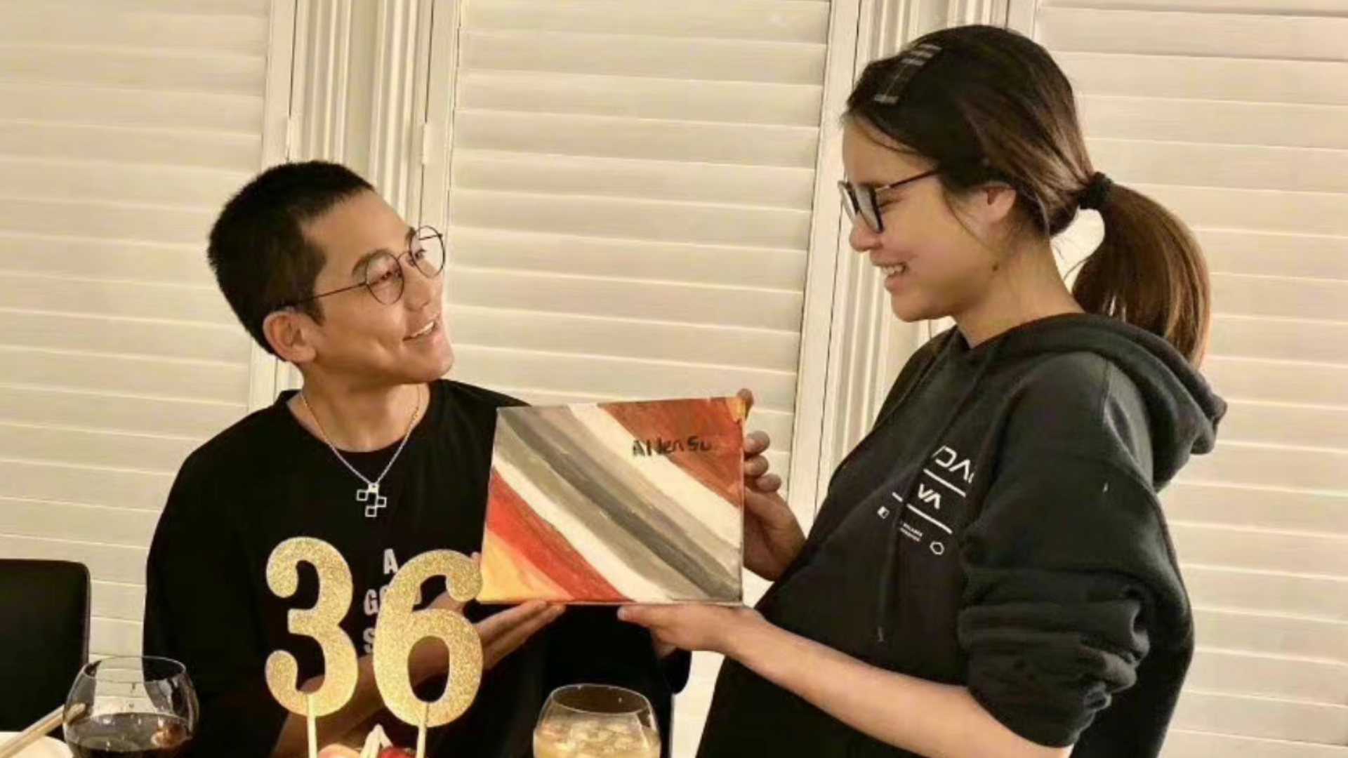 苏醒老婆廖语辰被曝生二胎?隐婚生子被扒细节,月子餐孕肚照曝光
