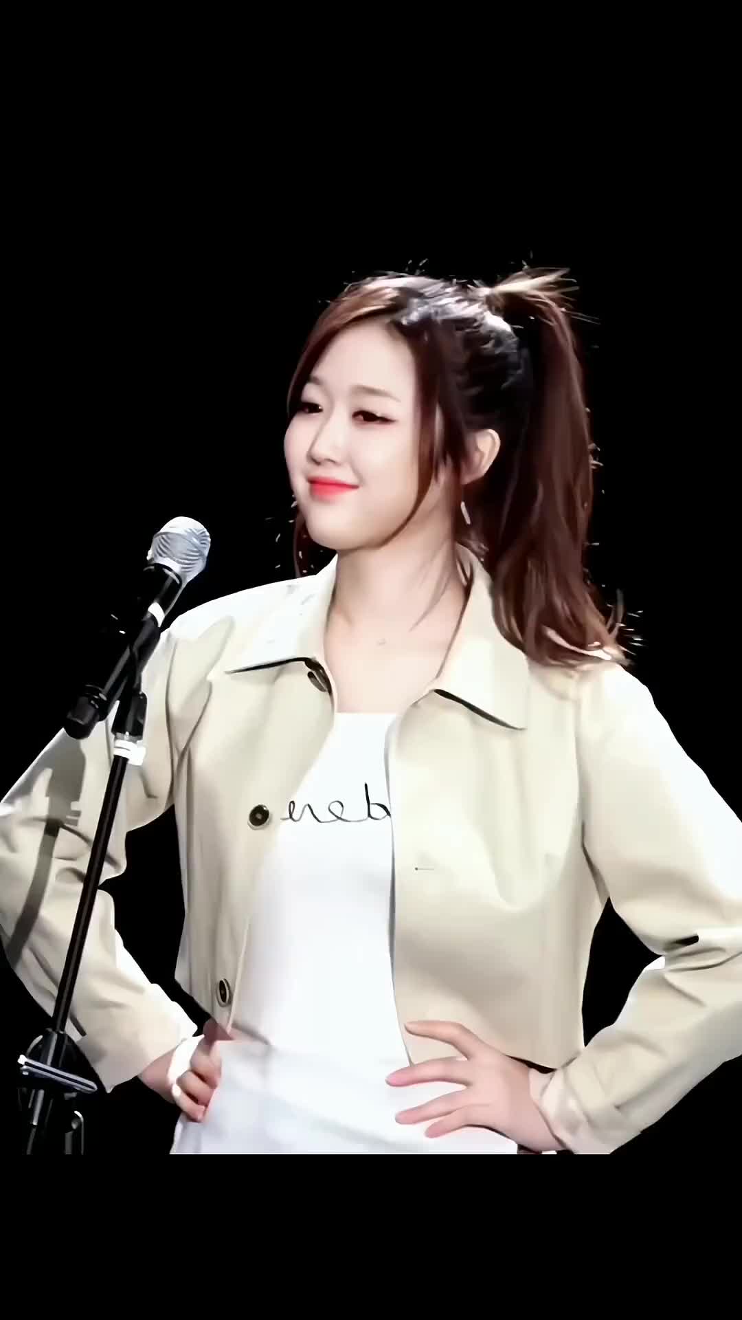 熊猫mini快冲鸭吉利几何清纯可爱的韩智允