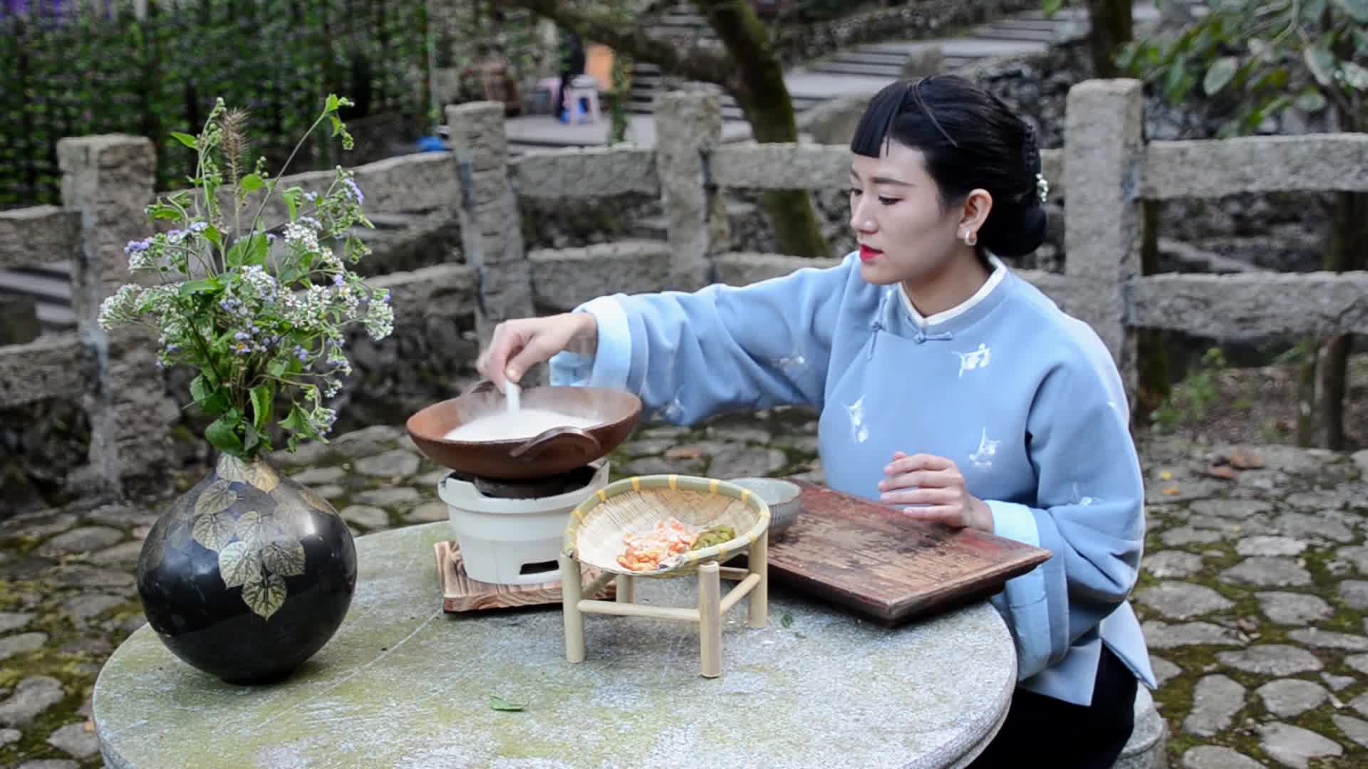 在冬日暖阳,来一份古法甜点锦粉糊,香甜可口,生活如此美好_哔哩哔哩