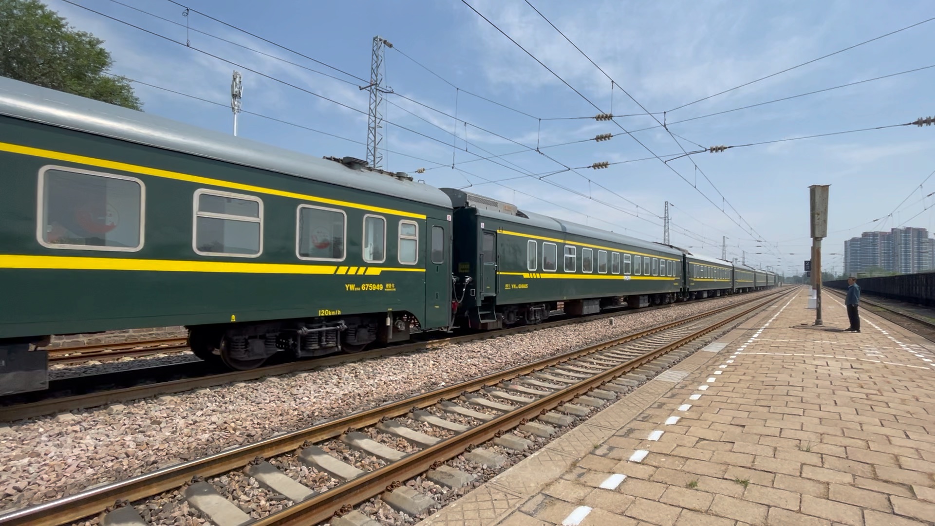 【机供塞拉门】k1294次(烟台-大同)加速通过阳曲站