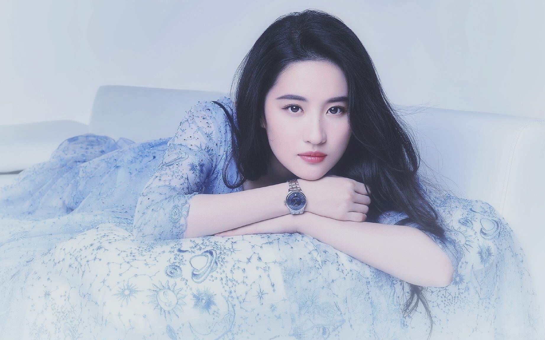 【全家最丑刘亦菲】告诉你什么叫【回眸一笑百媚生,六宫粉黛无颜色】