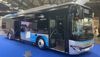 Descargar video: 2024 IVECO Crossway ELEC#依维柯#dou是好车#A1A3