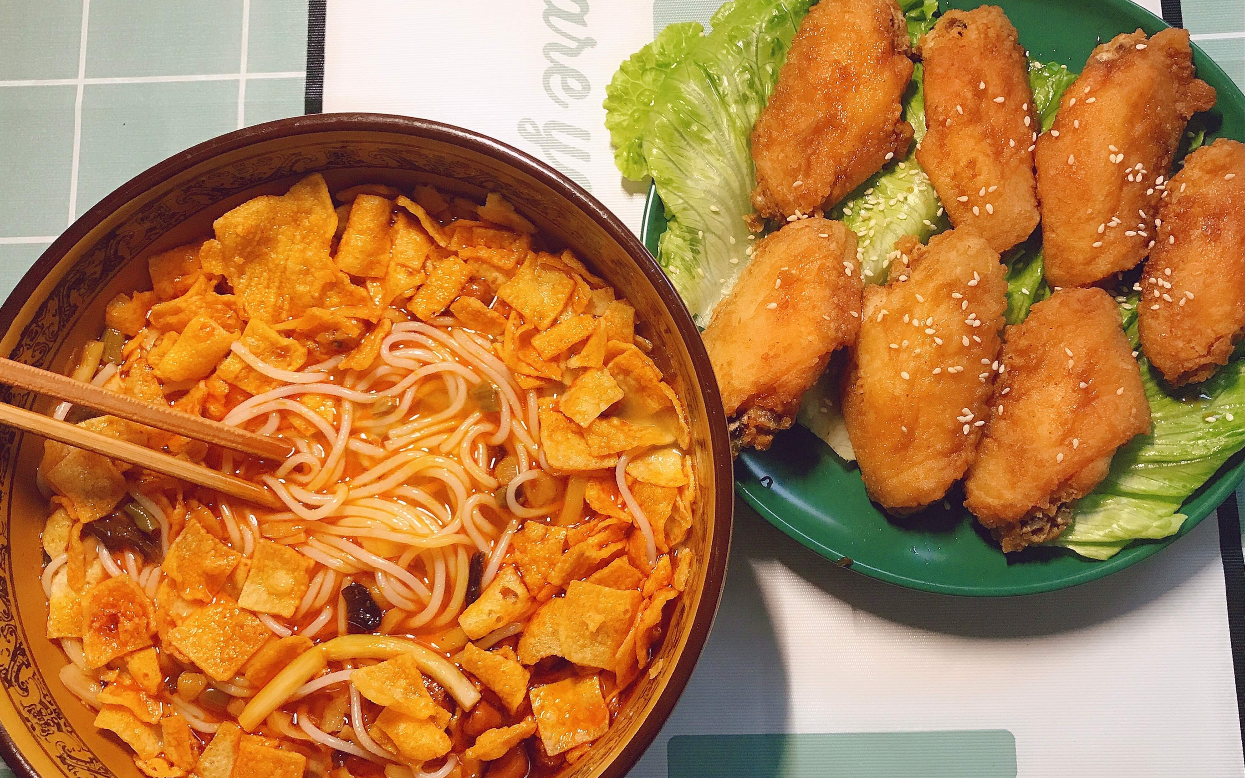 日常生活小炊vlog8食肉君仿深夜食堂炸鸡翅螺蛳粉