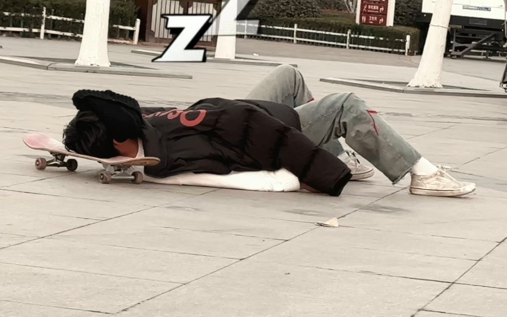 年轻人睡眠质量就是好 倒头就睡