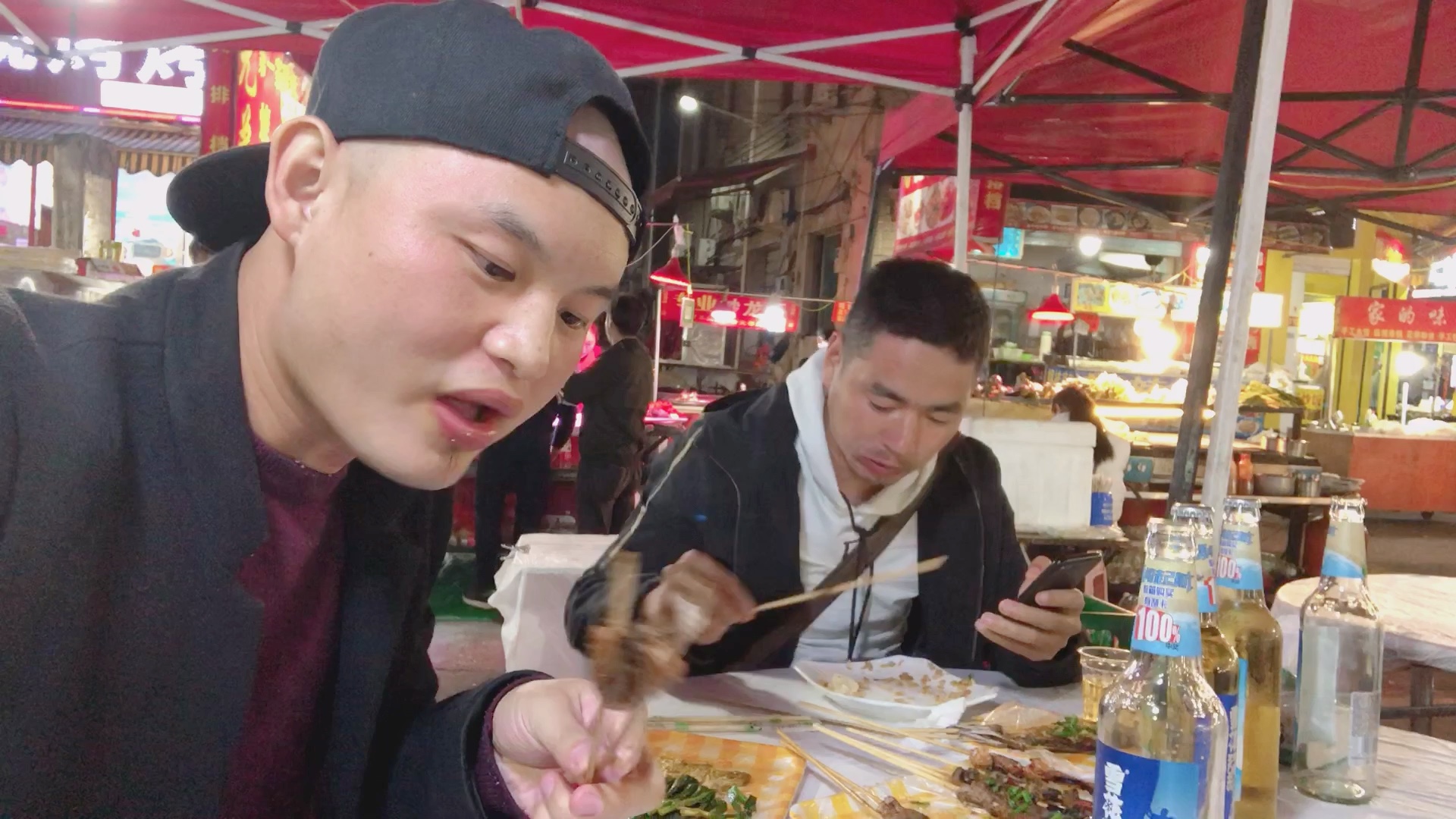 凌云已经来横店,龙套哥接到凌云,冰淇淋大队马上齐聚横店