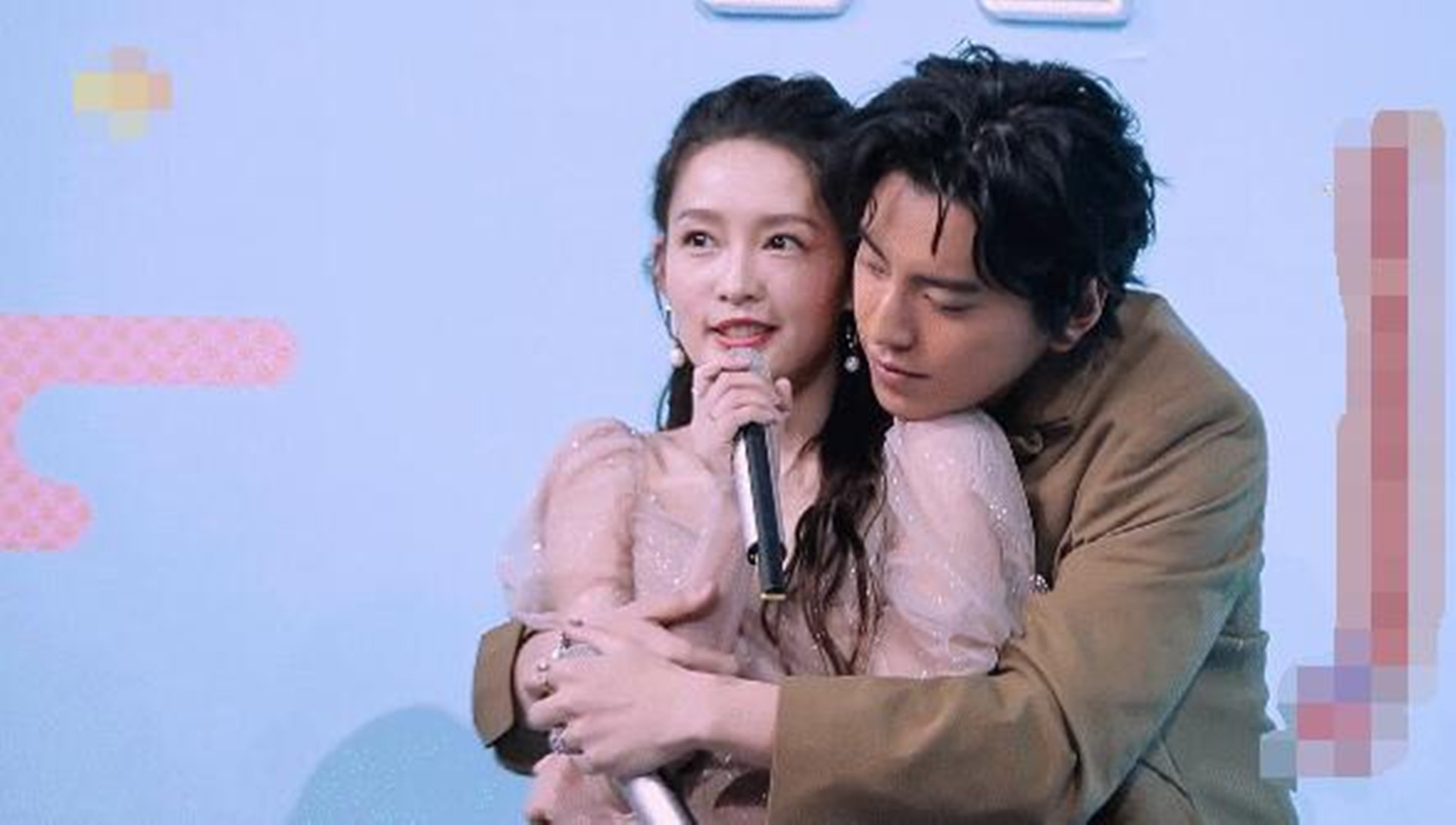 王大陆回应与李沁演戏拥抱的争议,随后李沁转发表态:演得挺好