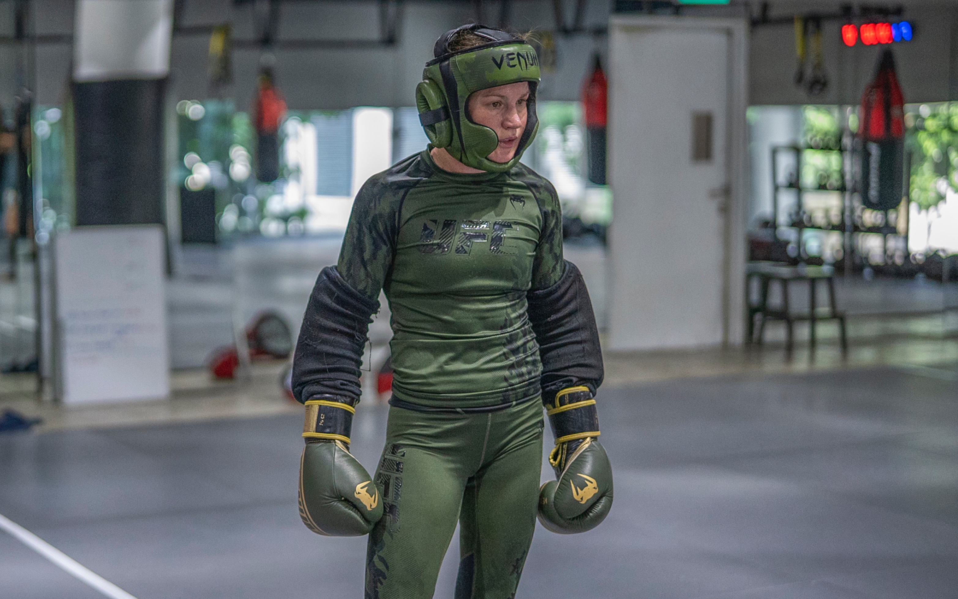 【ufc275】人如其名,舍甫琴科那"子弹"般的拳腿打击【独家视角】