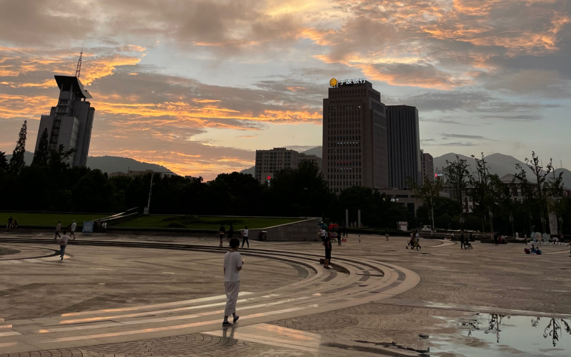 象山县人民广场的晚霞