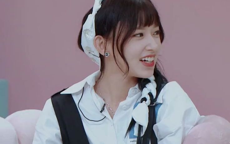 《哎呀好身材》程潇展现超强柔韧性,站立一字马惊呆众人!