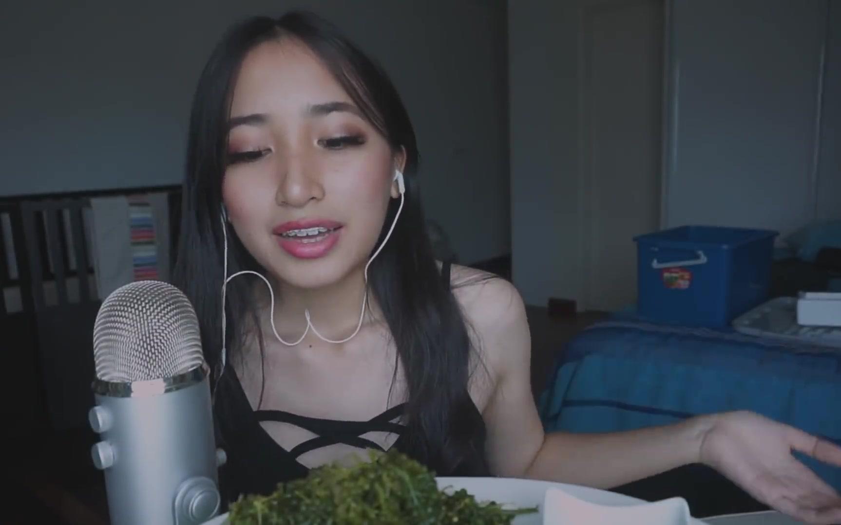 asmr_eating_sea_grapes___oddly_satisfying_crunch_?_?
