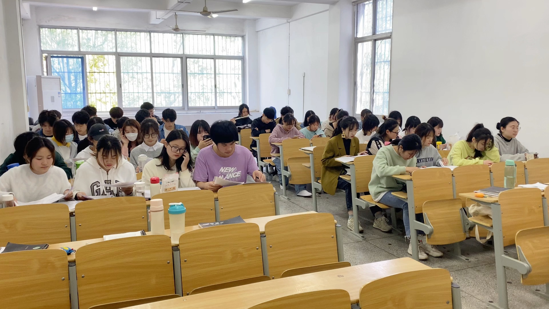 [图]（视唱课）湖北理工学院 《蝴蝶飞呀》四声部第一次合 合唱编配：大姚老师love life