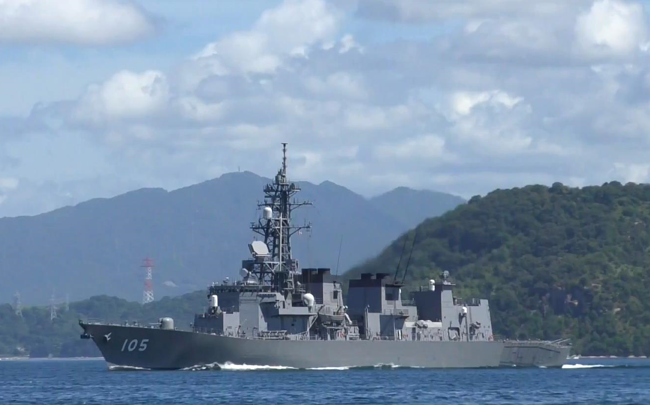 【海上自卫队】村雨级驱逐舰5号舰"电"号(dd-105)通过濑户内海(2018/8