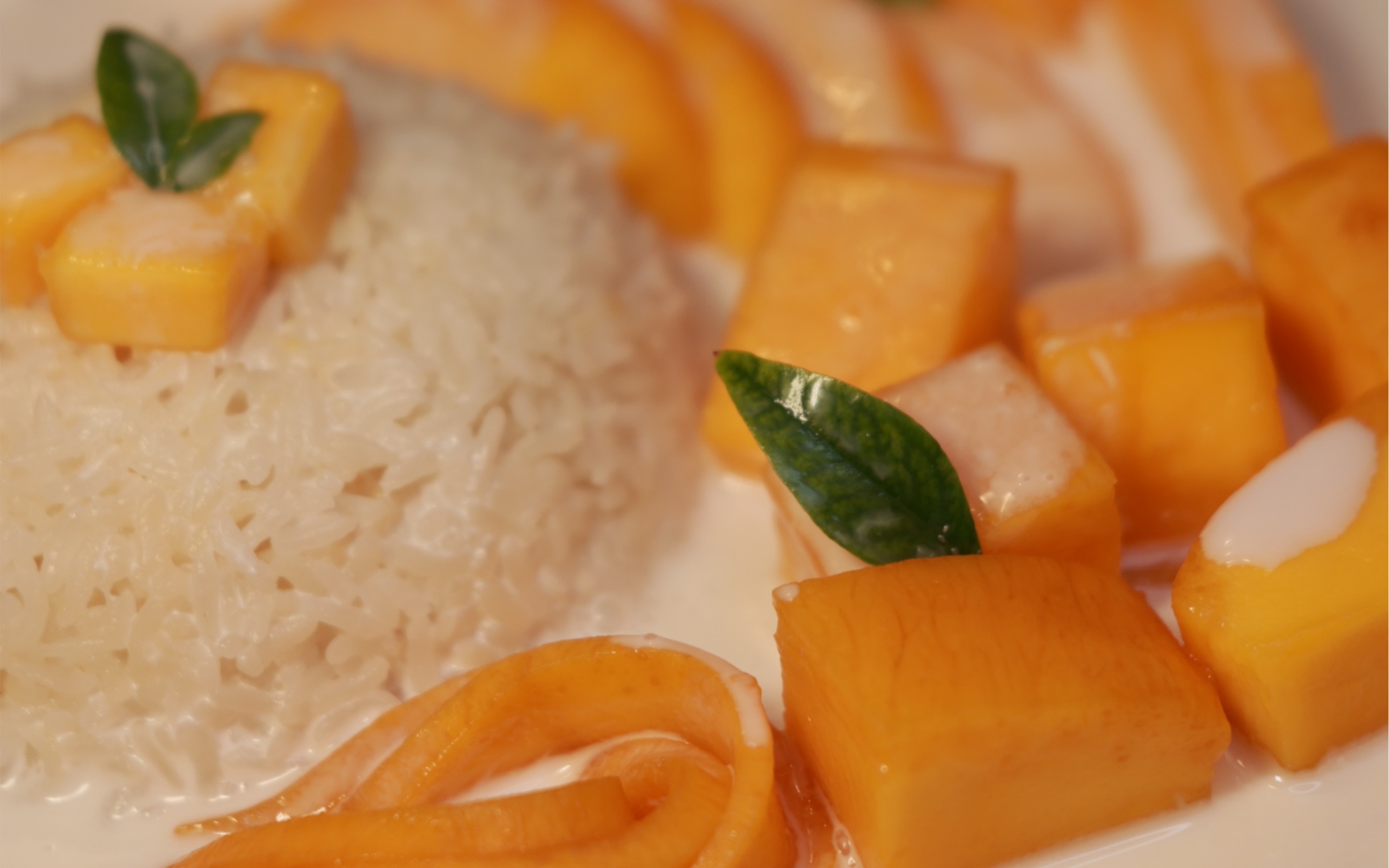爆红的泰国美食“芒果糯米饭”揭秘！4个冷知识认识这道泰式甜点 - 哔哩哔哩