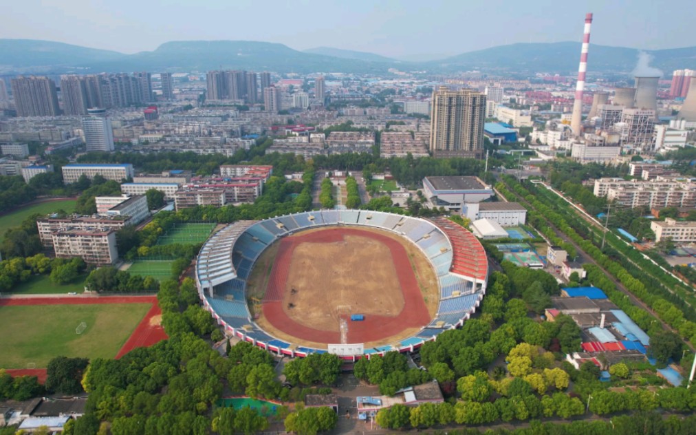 航拍平顶山专业休闲健身的网红打卡地--体育村美景