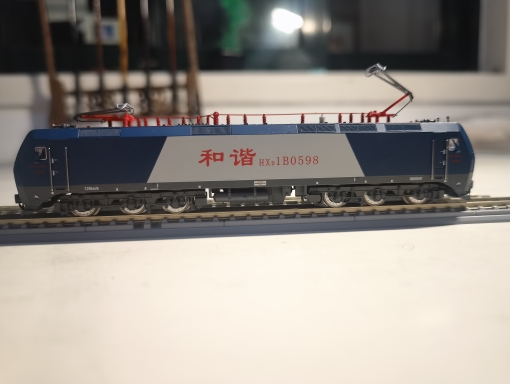 长鸣hxd1b火车模型,第二幅图上面的浮雕,也能做的如此精细,此视频制作