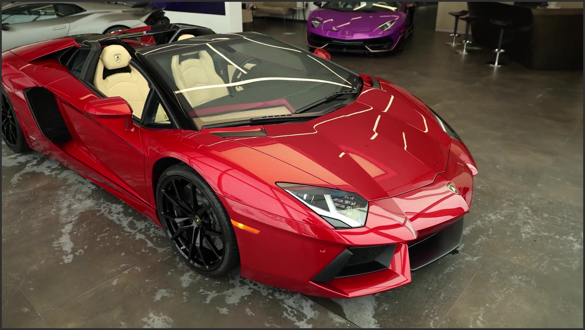 马上情人节了,给ta准备这辆"红牛"如何?#兰博基尼 #兰博基尼大牛