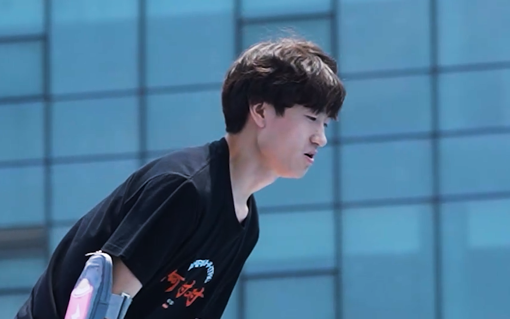 哔哩哔哩向前冲小砍丶-综艺-全集-高清独家在线观看