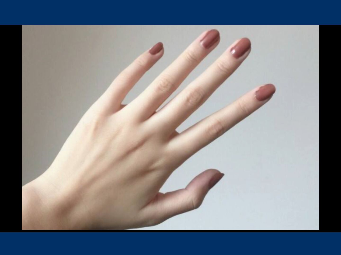 手指"纤细笔直"的女人手相