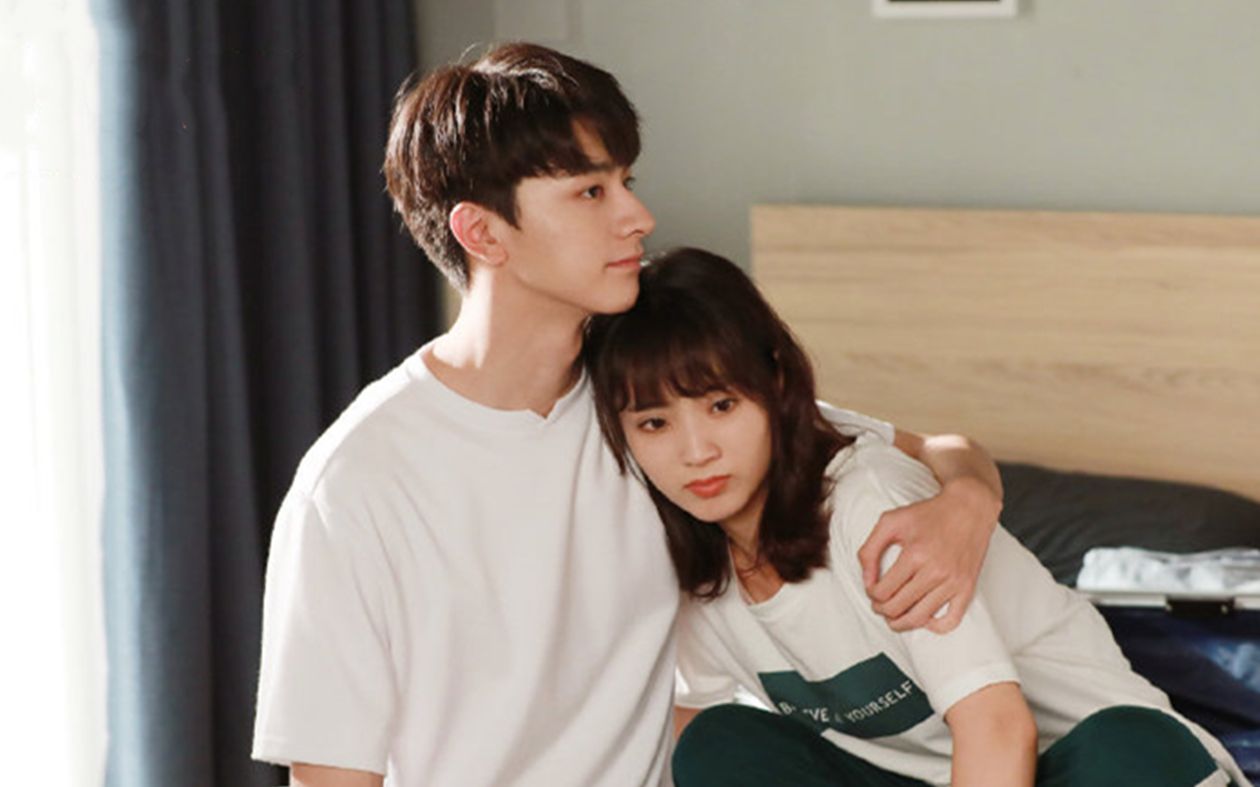 小时光:末末生理痛撒娇,顾未易边帮她揉肚子,边哄着她喂她喝粥