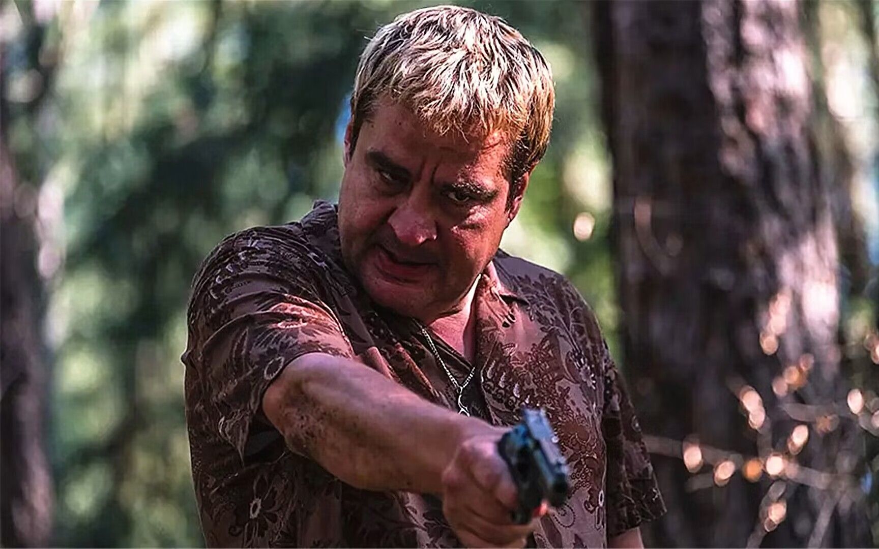 黑帮打手为求真爱,不惜背叛组织反杀老大,成功上位黑帮新任首领