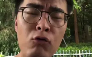 Tải video: 这他妈哪个黑粉往车上吐的啊?！🤮