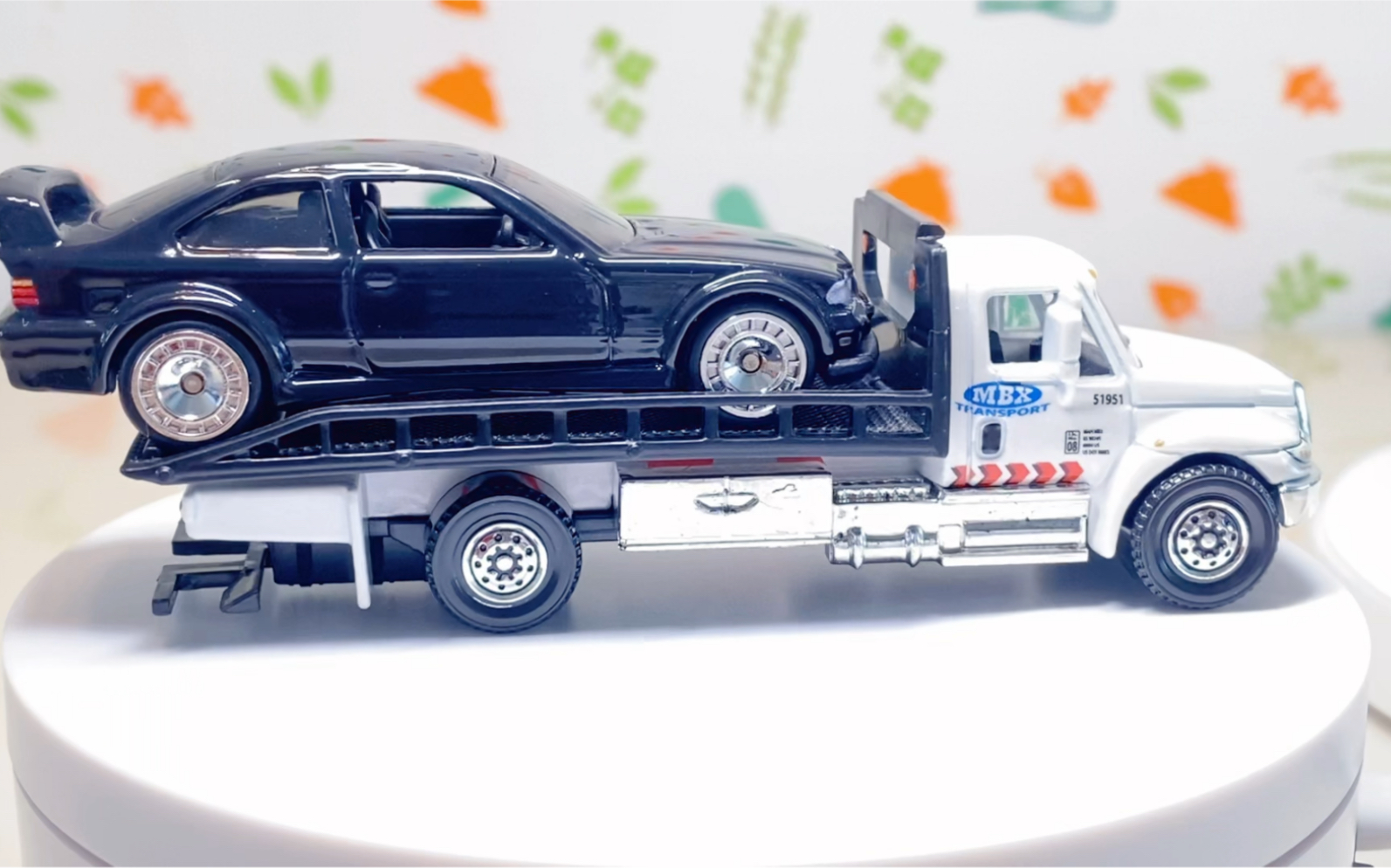 火柴盒万国双星平板拖车,风火轮宝马m3e36,美驰图坦克