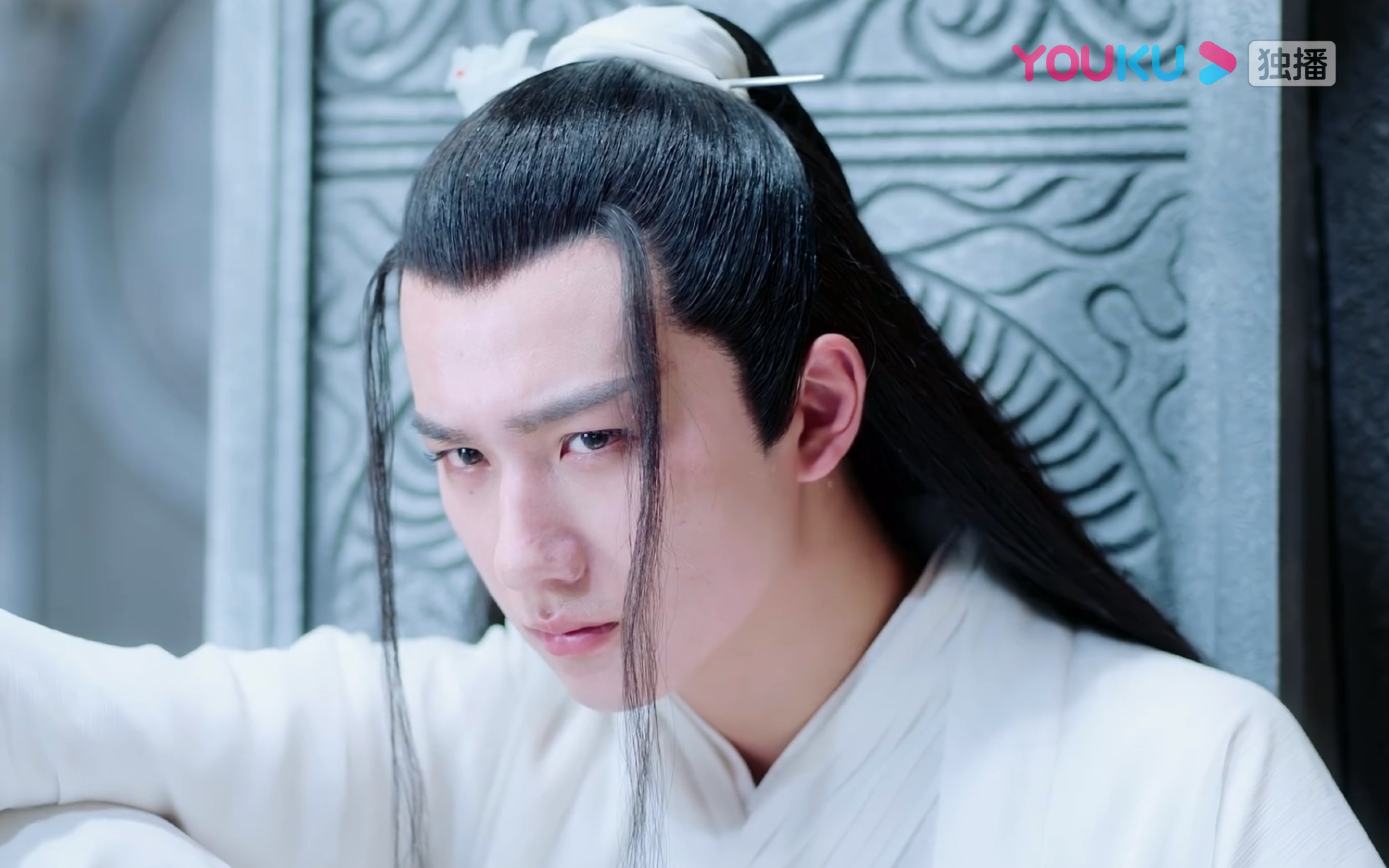 李宏毅上官秋月哥哥喂你吃药