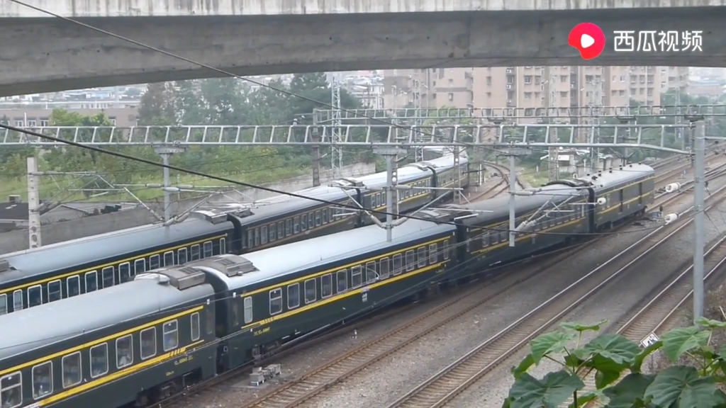 hxd1d牵引金温25k列车k327进武昌站