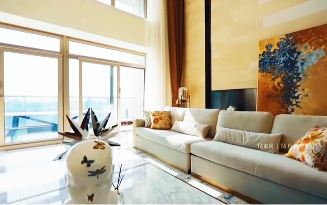 带您一起感受汤臣一品顶楼复式764平客厅挑高66米租金25万月