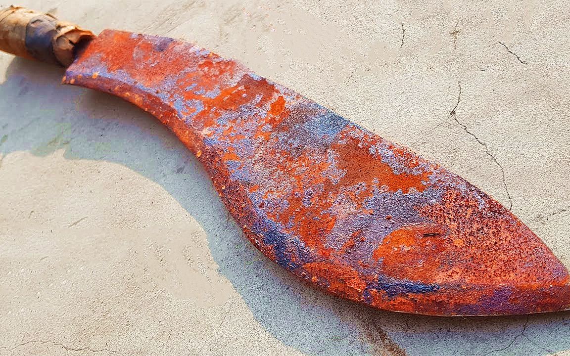 从垃圾堆捡来的破刀牛人一番精心处理后价格直接翻10倍