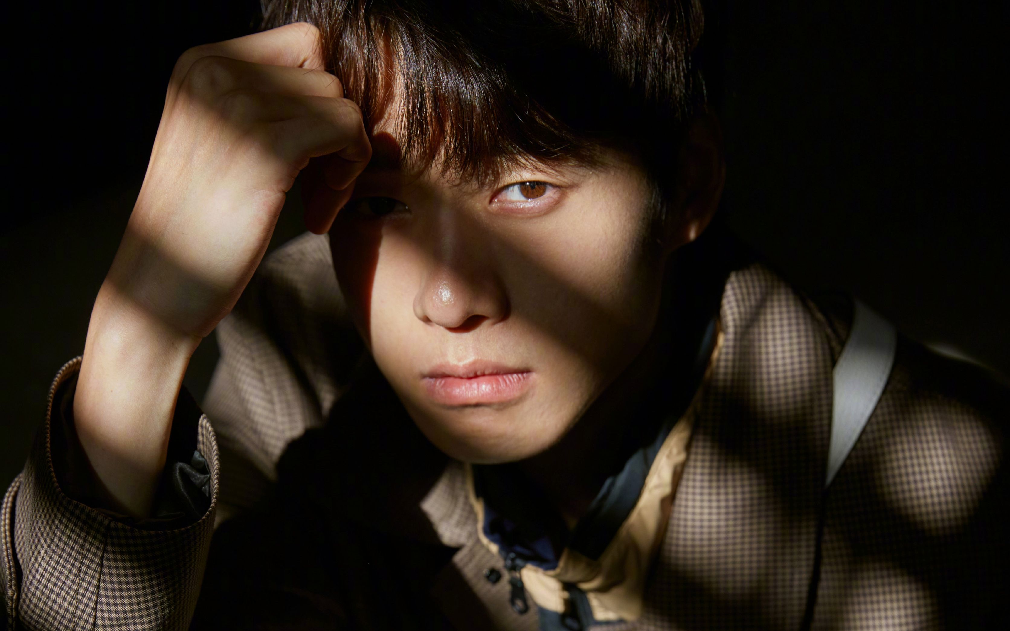 【魏大勋】staring at you//安利向时尚杂志混剪_哔哩哔哩_bilibili