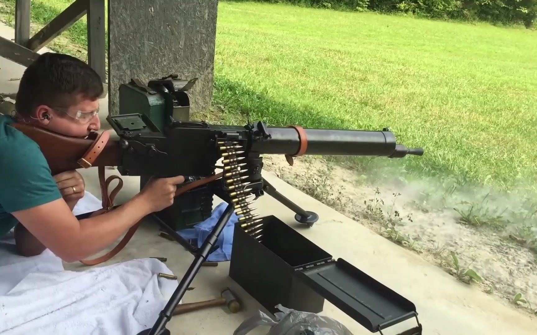 德国mg08重机枪,采用水冷原理,可持续进行作战