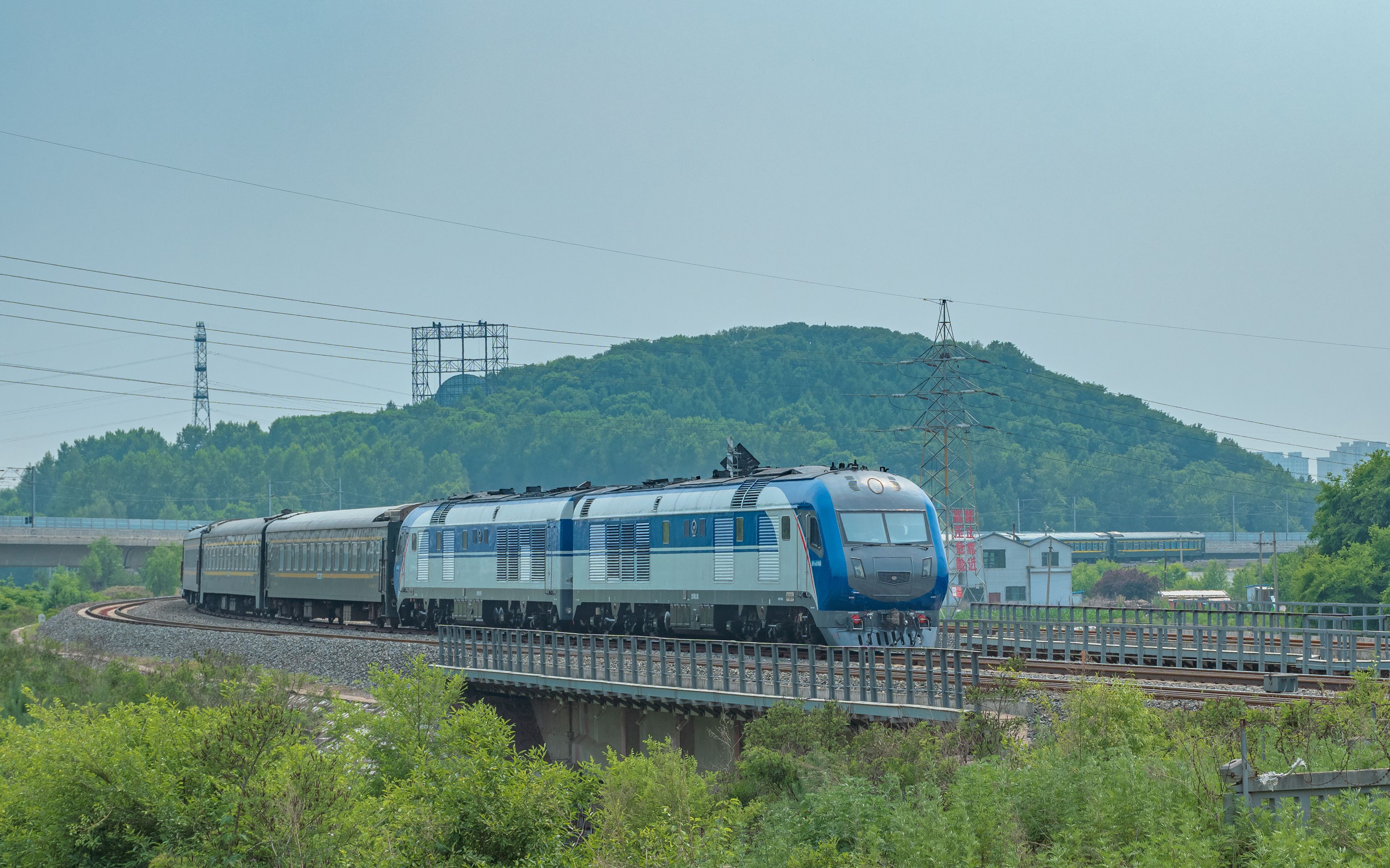 【长图铁路】中铁国旅旅游专列 DF11G牵引Y457次(哈尔滨东敦化)压弯驶过长图铁路130公里道口哔哩哔哩bilibili