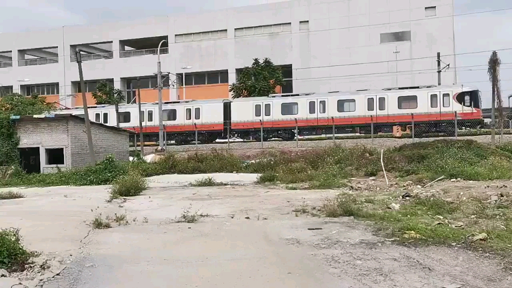 羊角3号线厦滘车辆段试车b2型列车