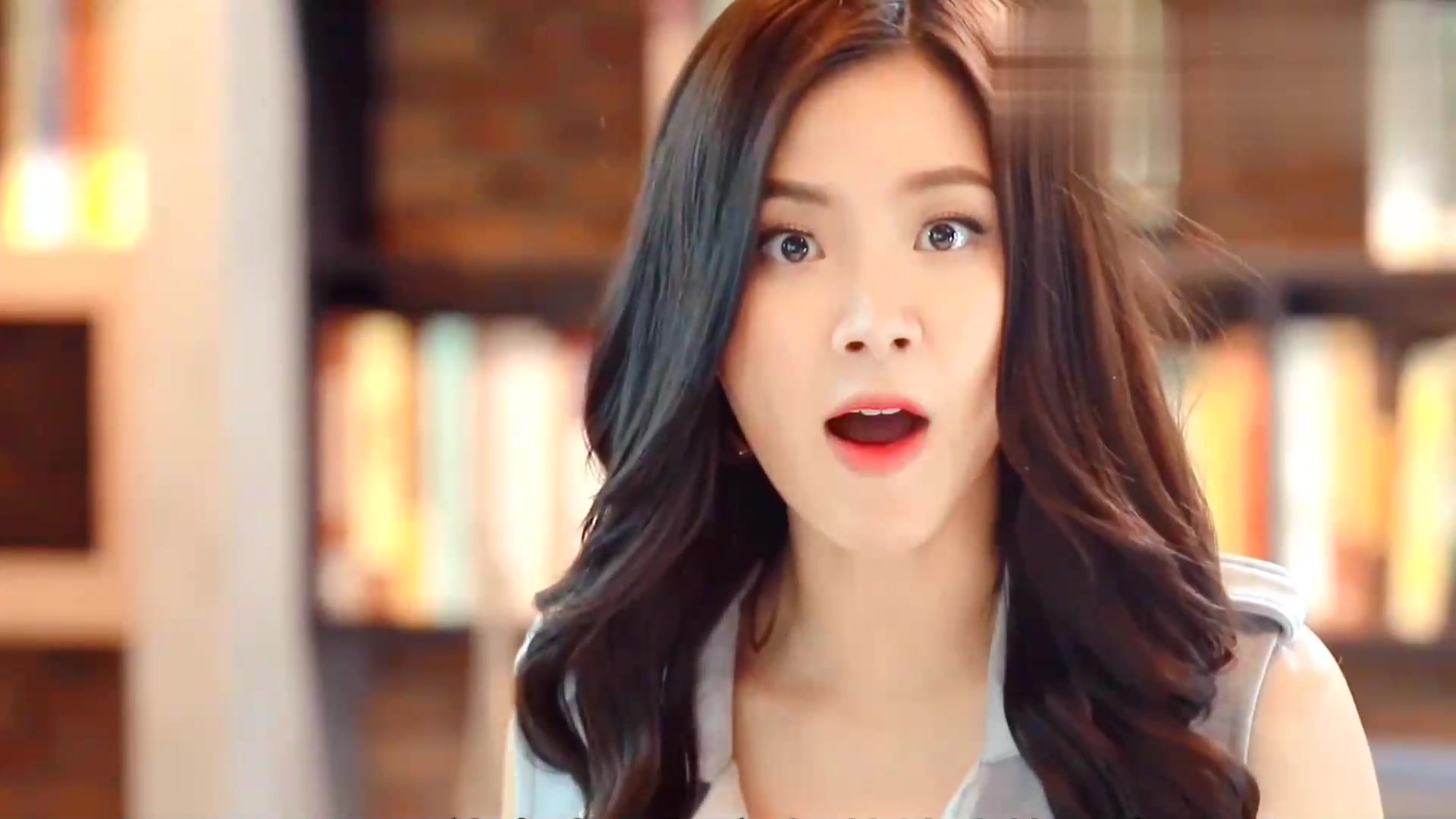 泰国女星小水,被这位暴躁姐走路圈粉了,身材真好!_哔哩哔哩_bilibili