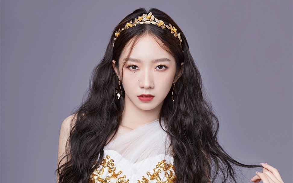 火箭少女101孟美岐硬糖绝美直拍