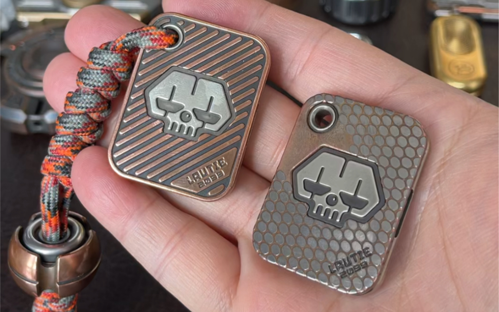 老铁匠超导扑克牌减压指尖玩物潮玩edc