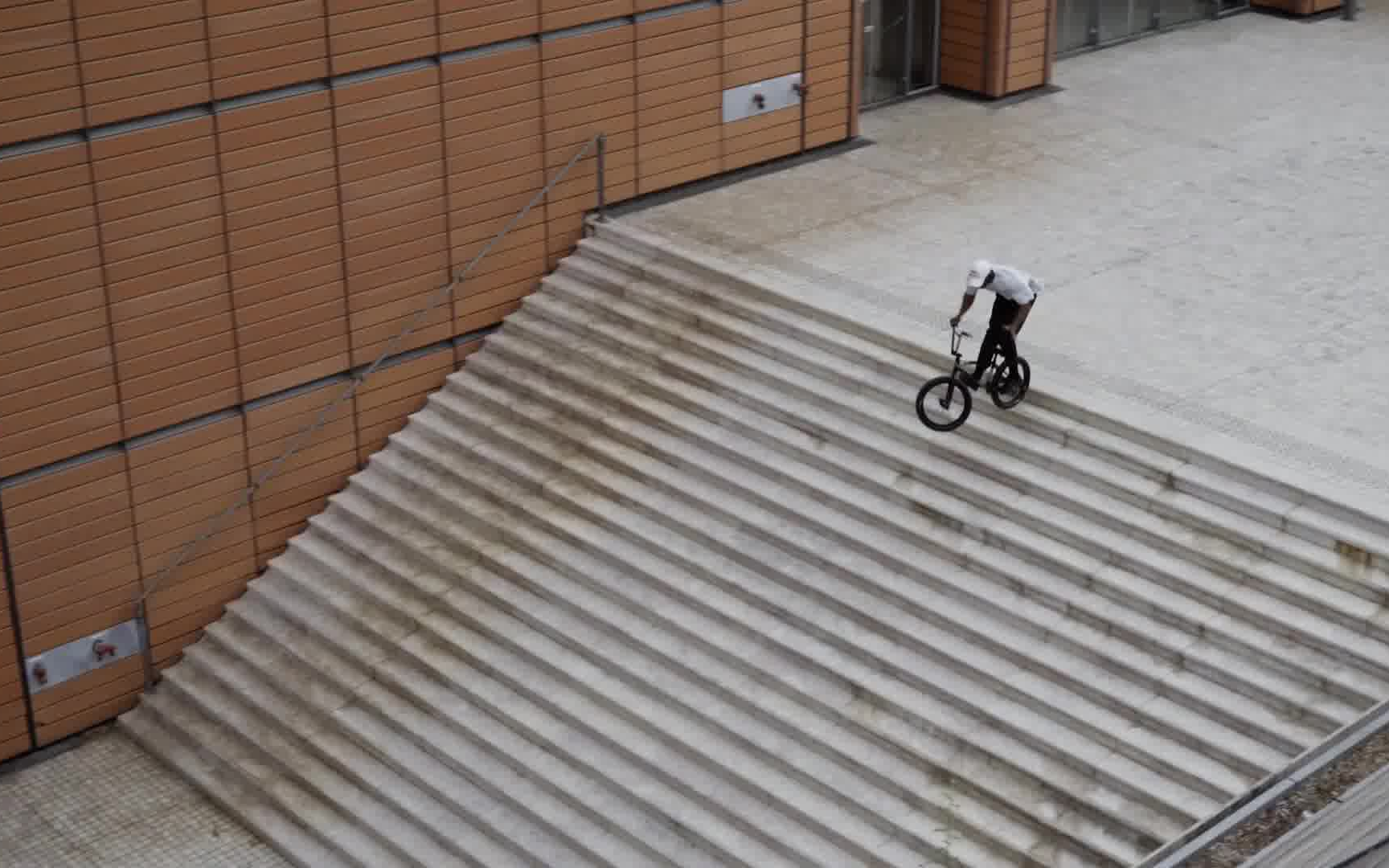 [图]【COURAGE ADAMS】BARSPIN飞跃25阶-BMX传奇