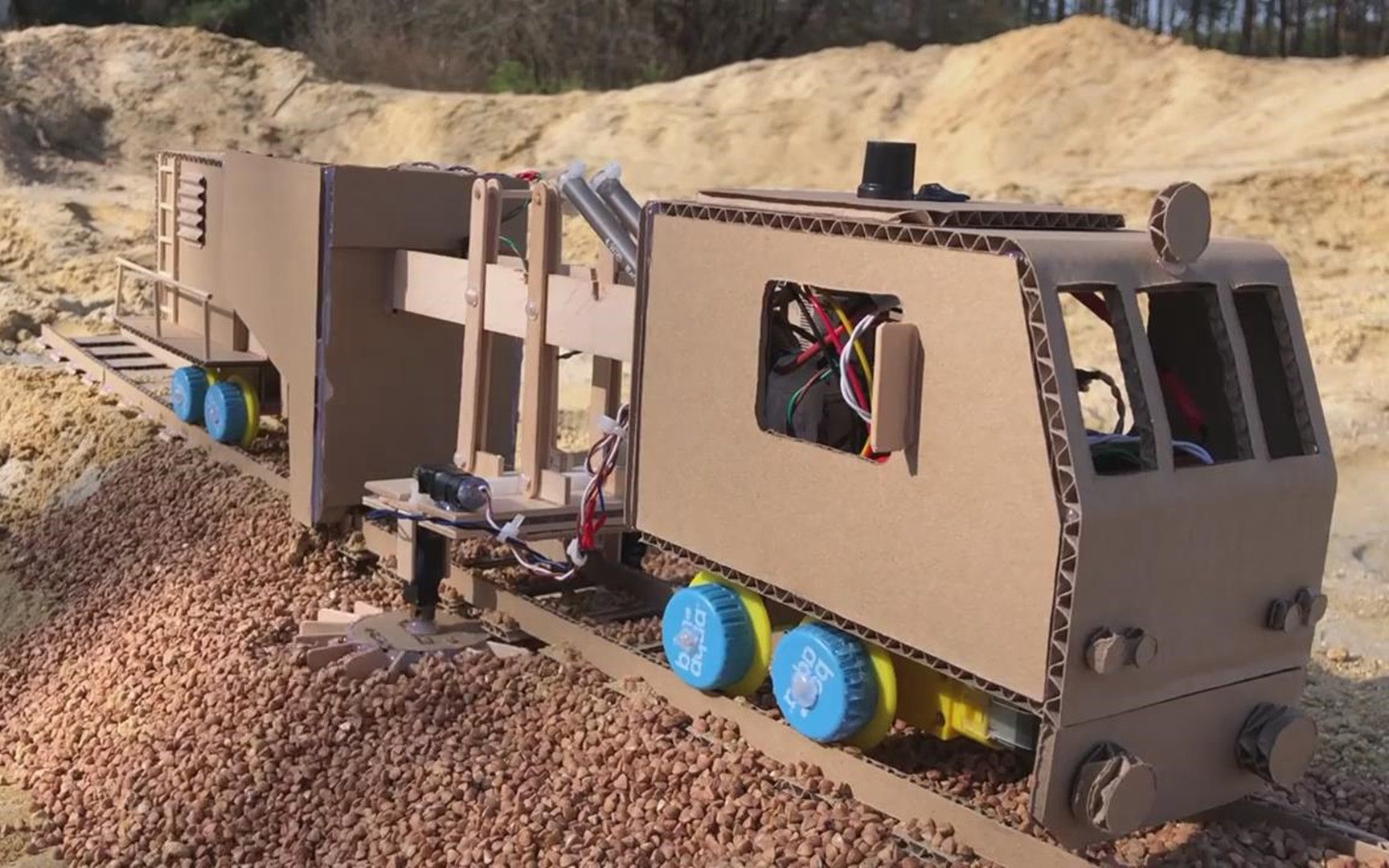 创意手工diy纸板玩具捣固车的制作方法