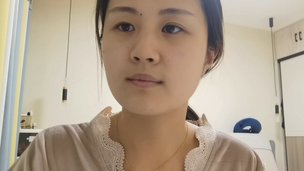 普通女孩晚间护肤碎碎念 有种脑干缺失的感觉