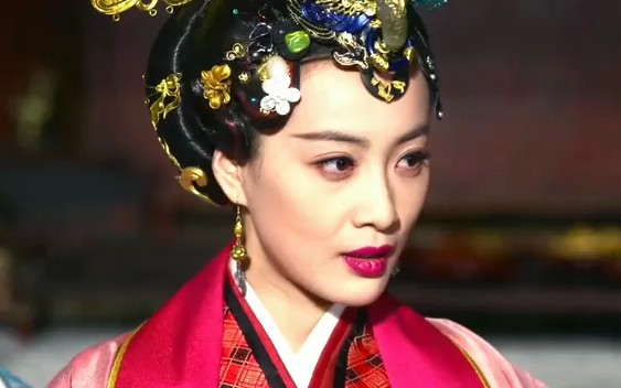 芈茵太狠毒了.居然逼着芈月给她下跪,还要说是贱人!