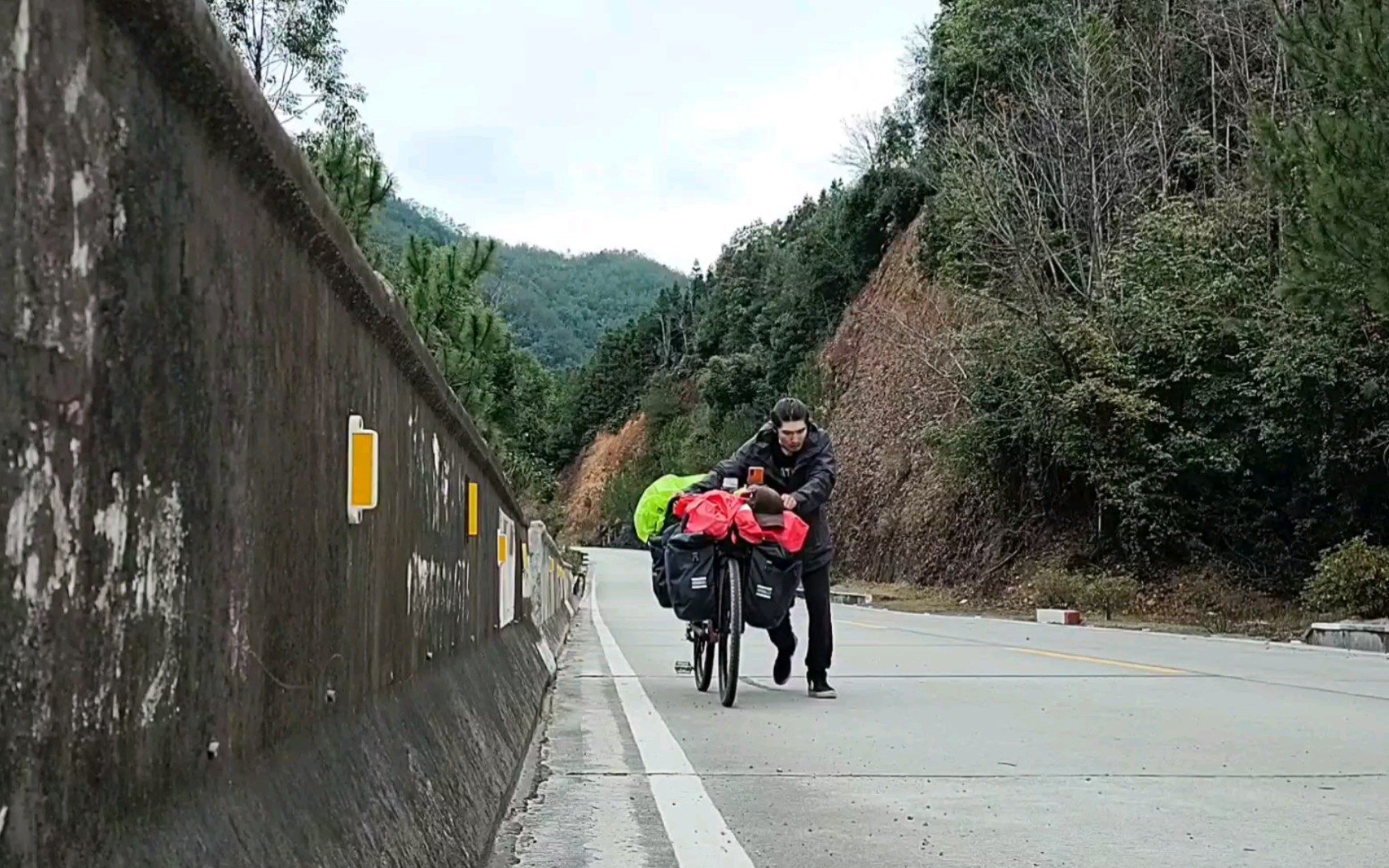 [骑行中国第59天] 骑行福建爬升1000米翻越九仙山 下雨又扎胎 露营马路边 |骑行|露营哔哩哔哩bilibili